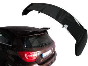 Tagspoiler til diffuser, der passer til Mercedes A-Class W176 (2012-2018) A45 Design i klaversort.